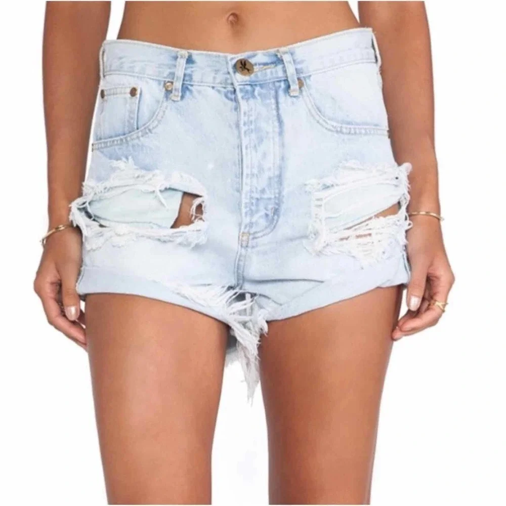 One Teaspoon Anarchy Outlaws Light Wash Denim Distressed Shorts size 27